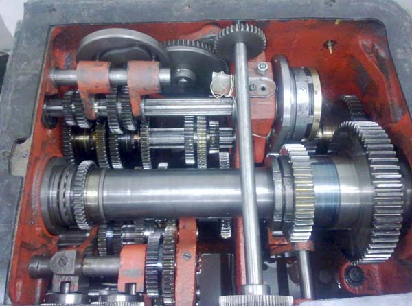 Коробка швидкостей токарно-гвинторізного верстата 1М61П